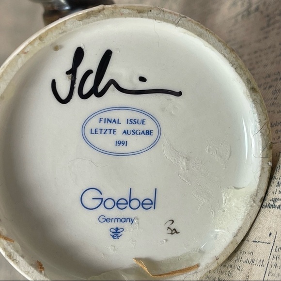 Goebel 1991 Final Issue #926 Globe Trotter Figurine Made in Germany - Picture 7 of 10